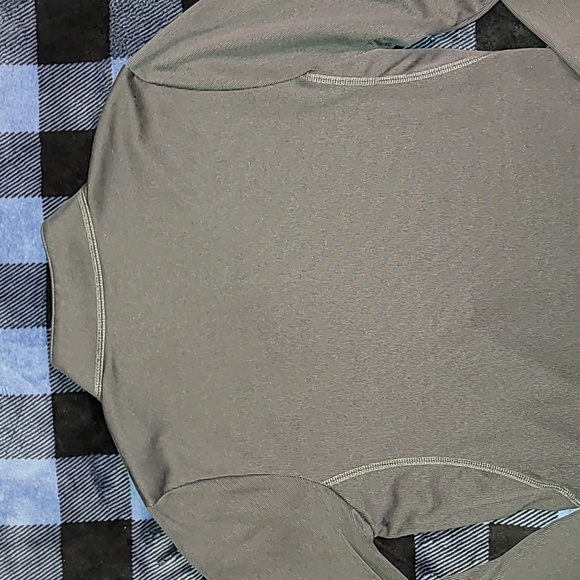 Woolrich. 6-snap button pullover. LIKE-NEW. Women's size Medium - Picture 13 of 14